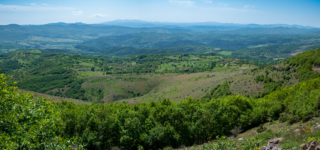 On the way to Bivolyane hamlet: view on the Büyükdere valley and beyond